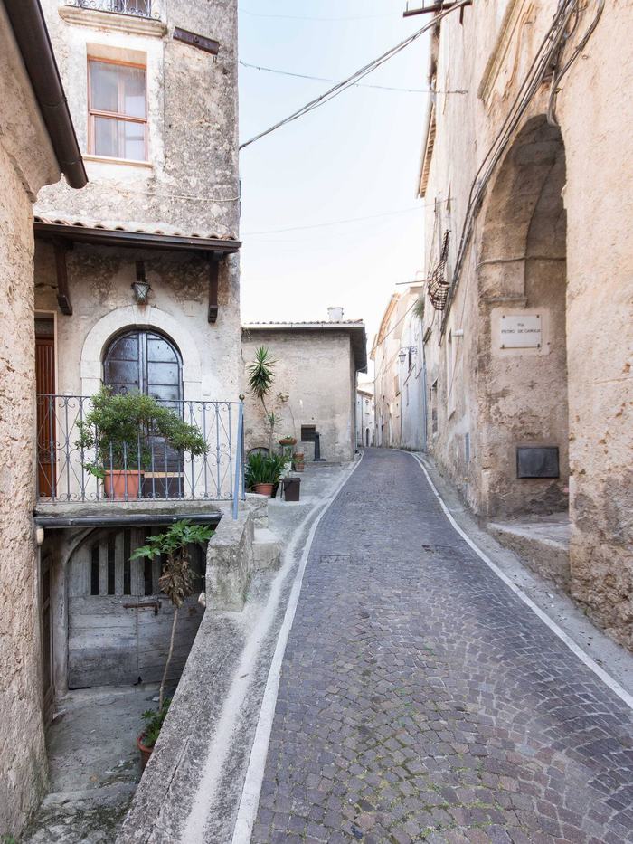 Vicolo del borgo medievale di Vicalvi