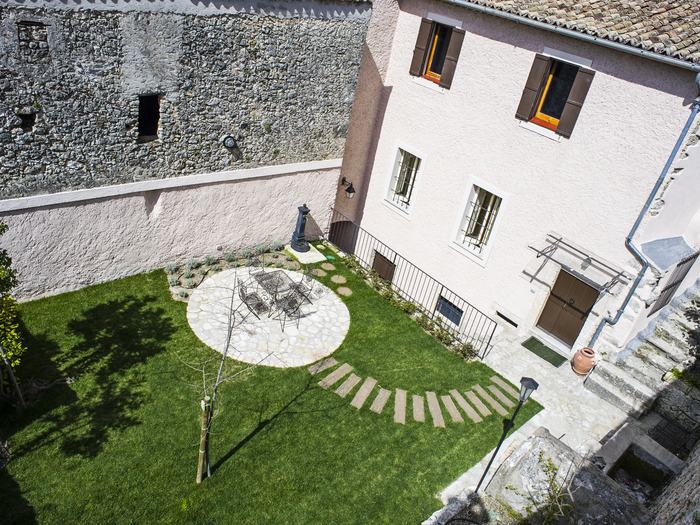 Vista dall'alto del giardino