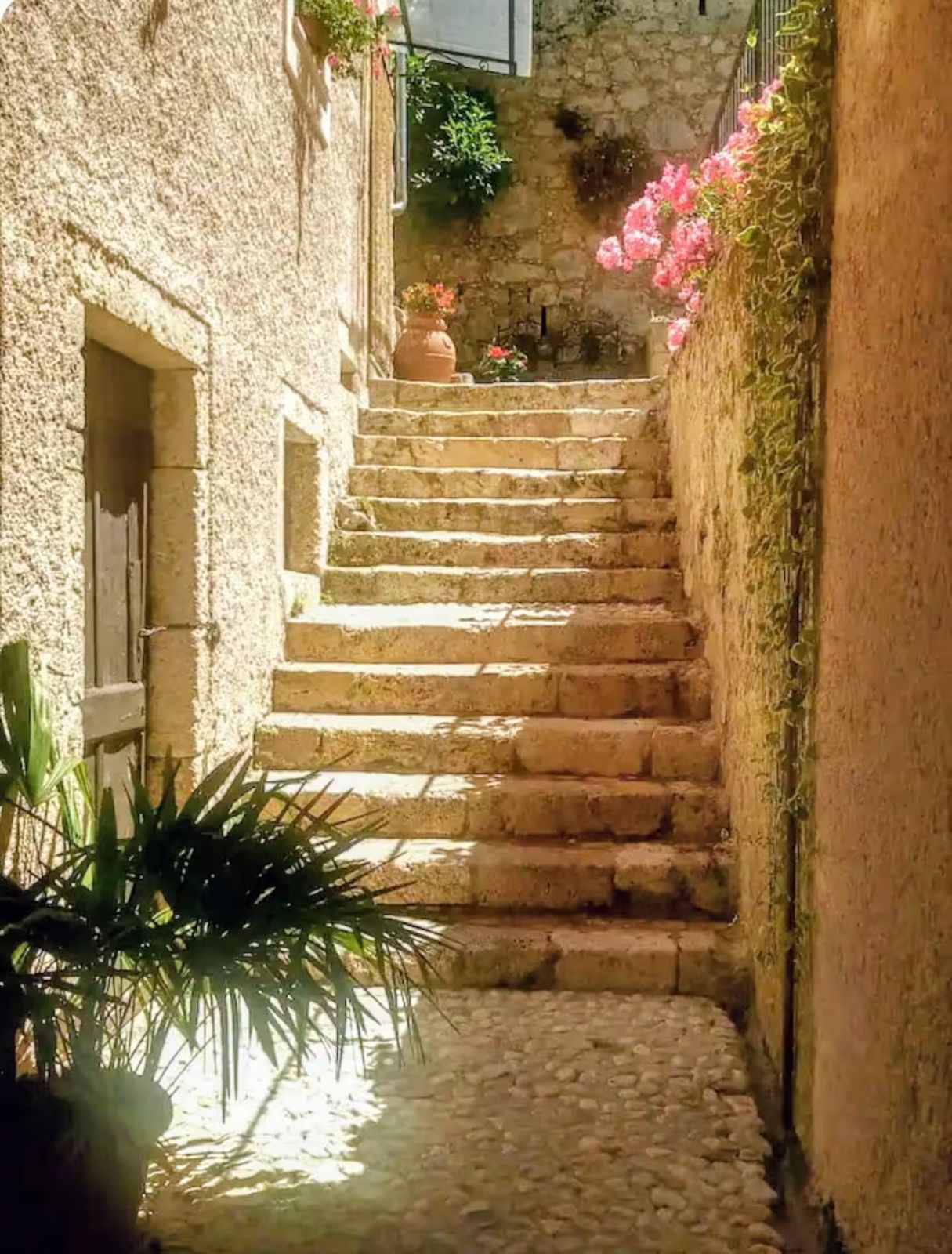 Scalinata d'ingresso del giardino